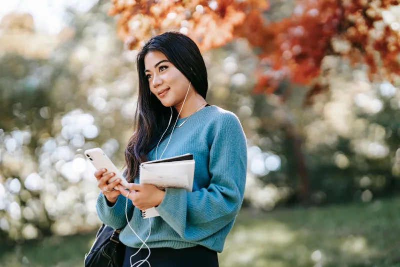 A Stranger's Spotify Playlist Was My Hobby Guru for 30 Days — And '2019 Road Trip Vibes' Knew Me Better Than I Know Myself